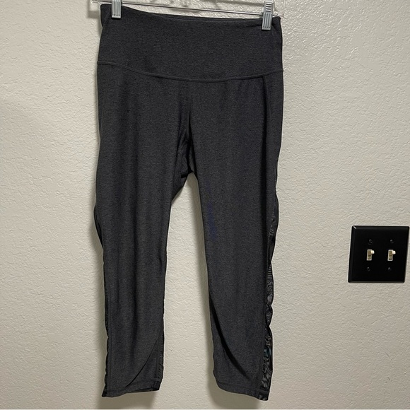 Z by Zella Dark Grey Running Yoga Capri Leggings with See Through Back Size XS - Picture 1 of 7